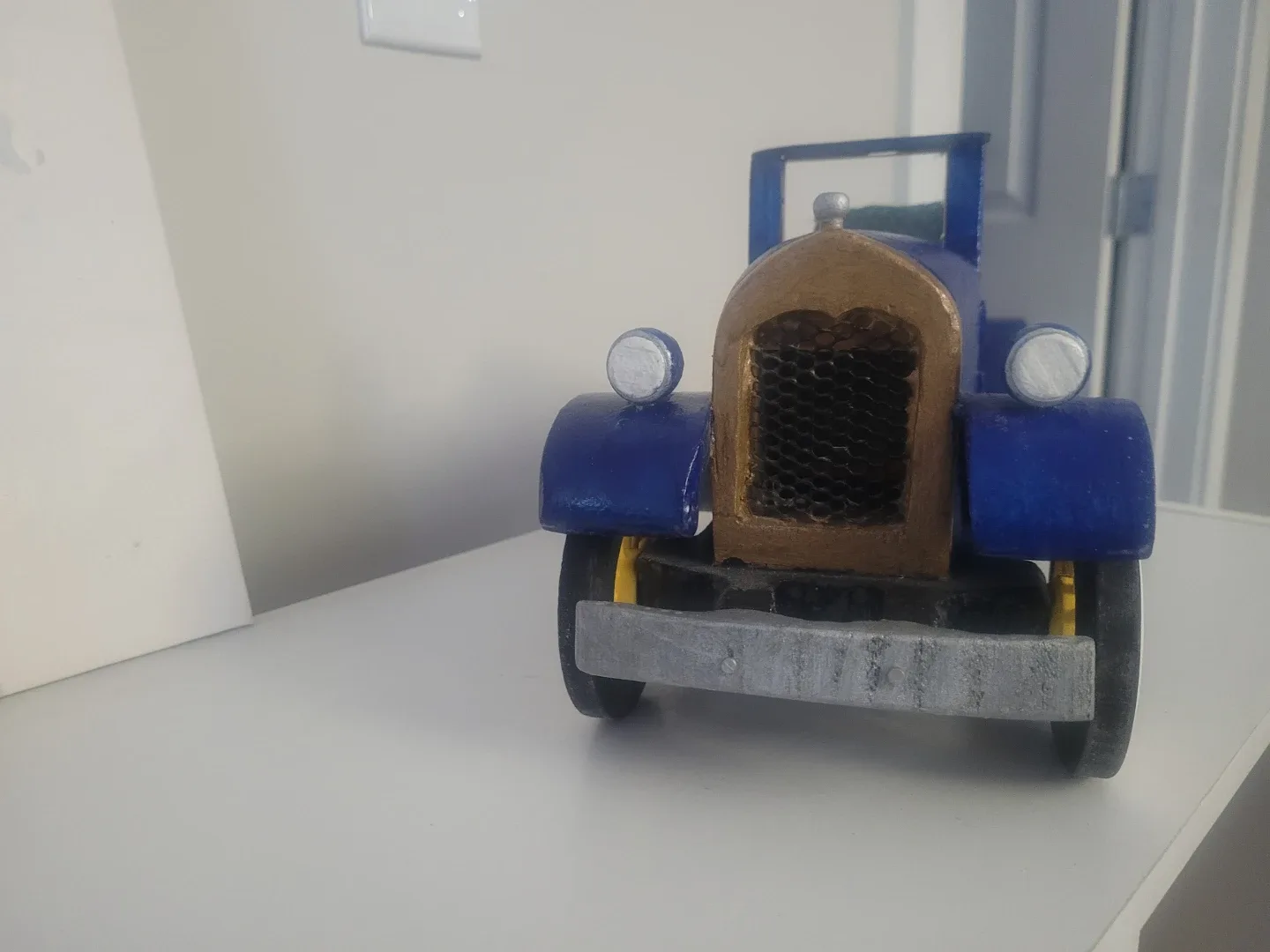 Handmade Wooden Model Car image indicator(3)