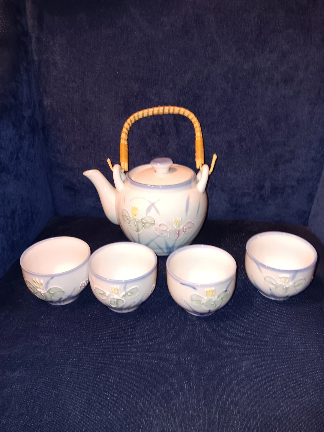 Tea Set with Teapot and 4 Cups - photo 3