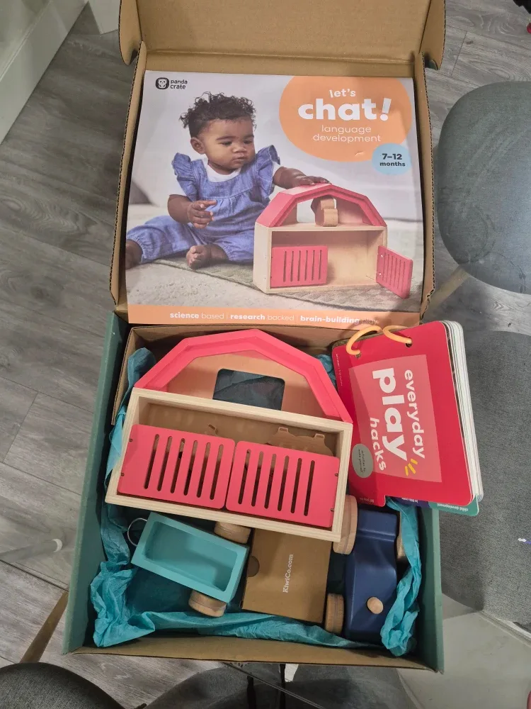 KiwiCo Panda Crate Let's Chat! Language Development 7-12 Months image indicator(3)