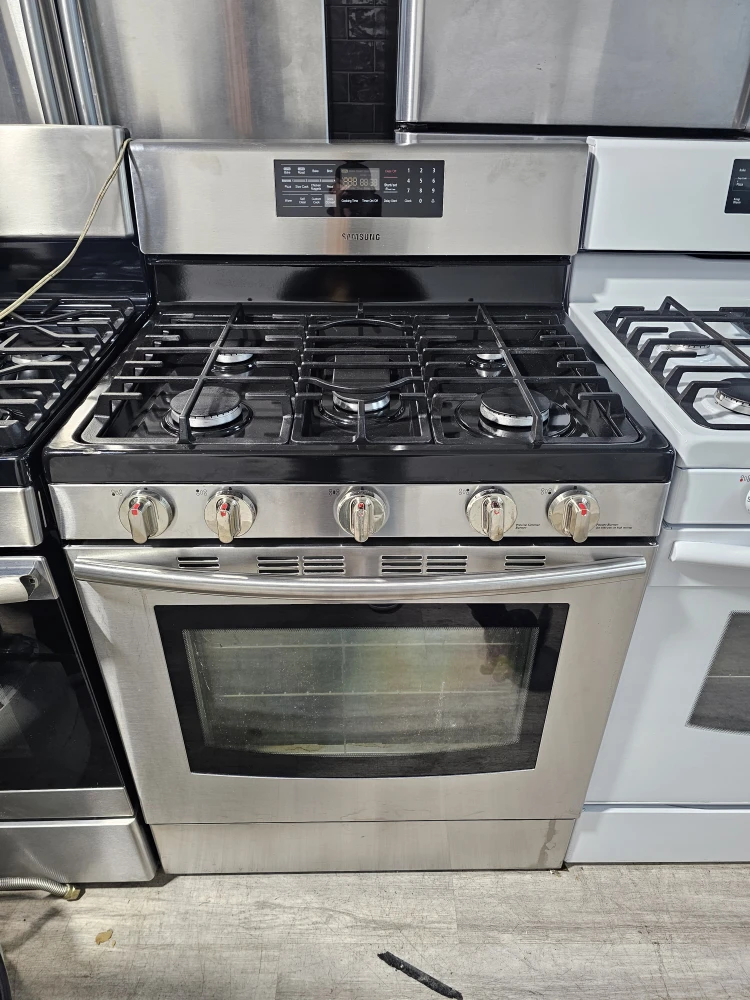 Samsung 30in Stainless steel gas stove