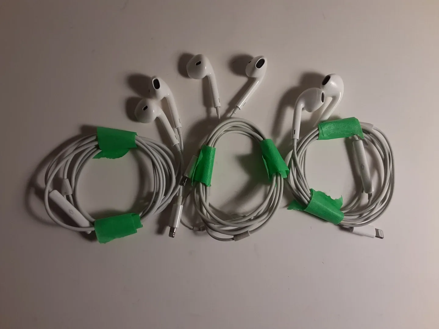 White Apple EarPods With Lightning Connector | x3