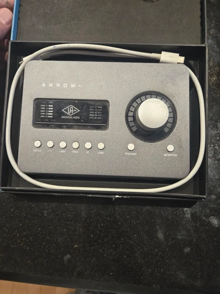 Universal Audio Arrow Thunderbolt 3 Audio Interface image indicator(2)