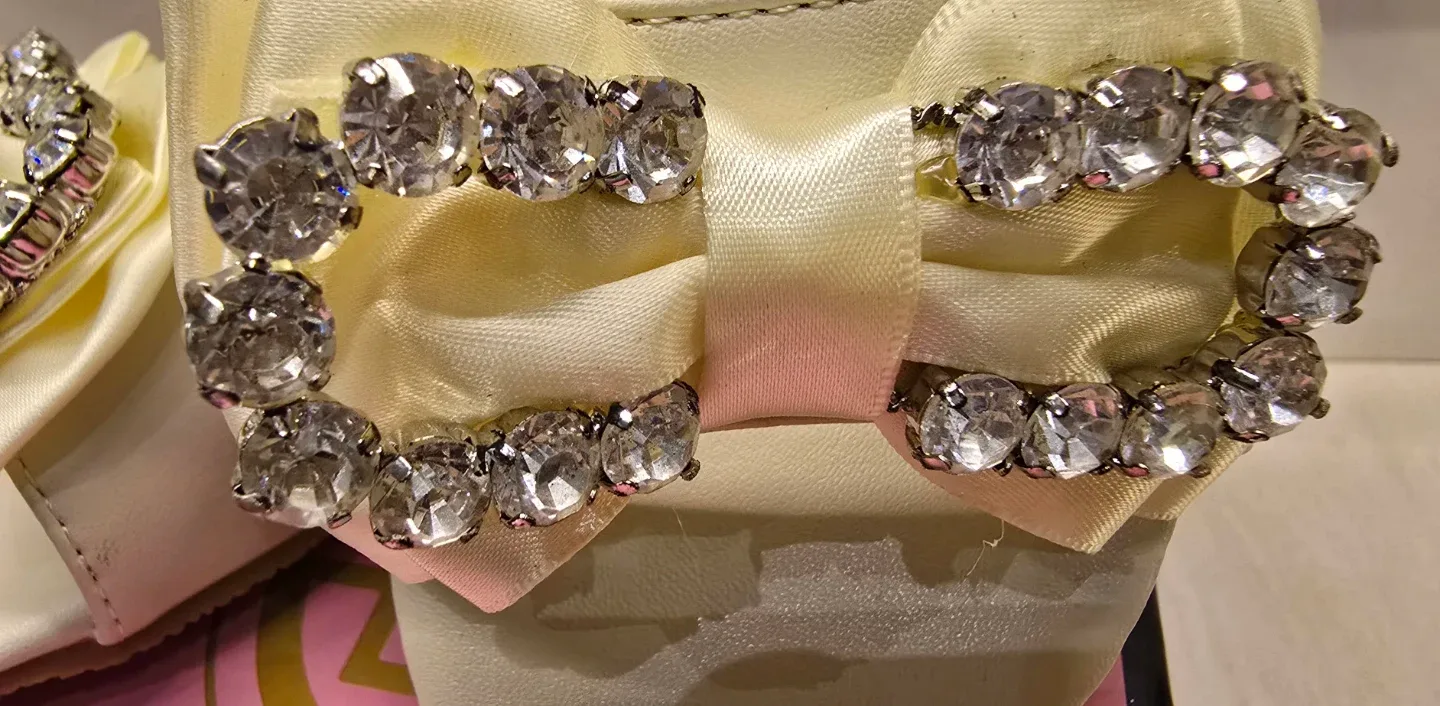 NEW! Girl's Trish Scully Fancy Ivory Pearl Shoes! Size 2 Youth image indicator(3)