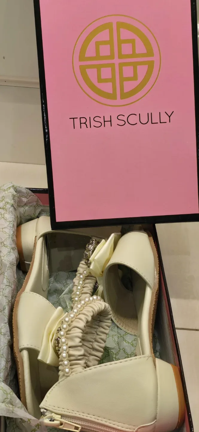 NEW! Girl's Trish Scully Fancy Ivory Pearl Shoes! Size 2 Youth image indicator(8)