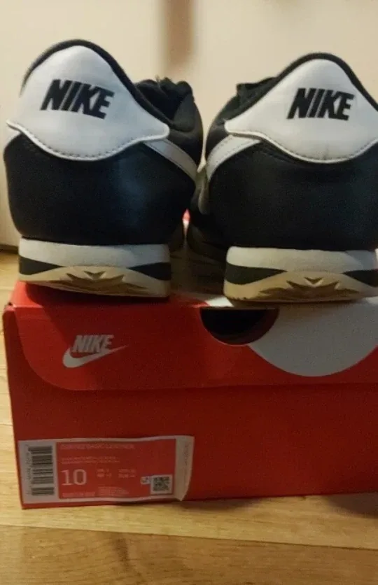 Nike Cortez Basic Leather Black/White - Size 10 image indicator(4)