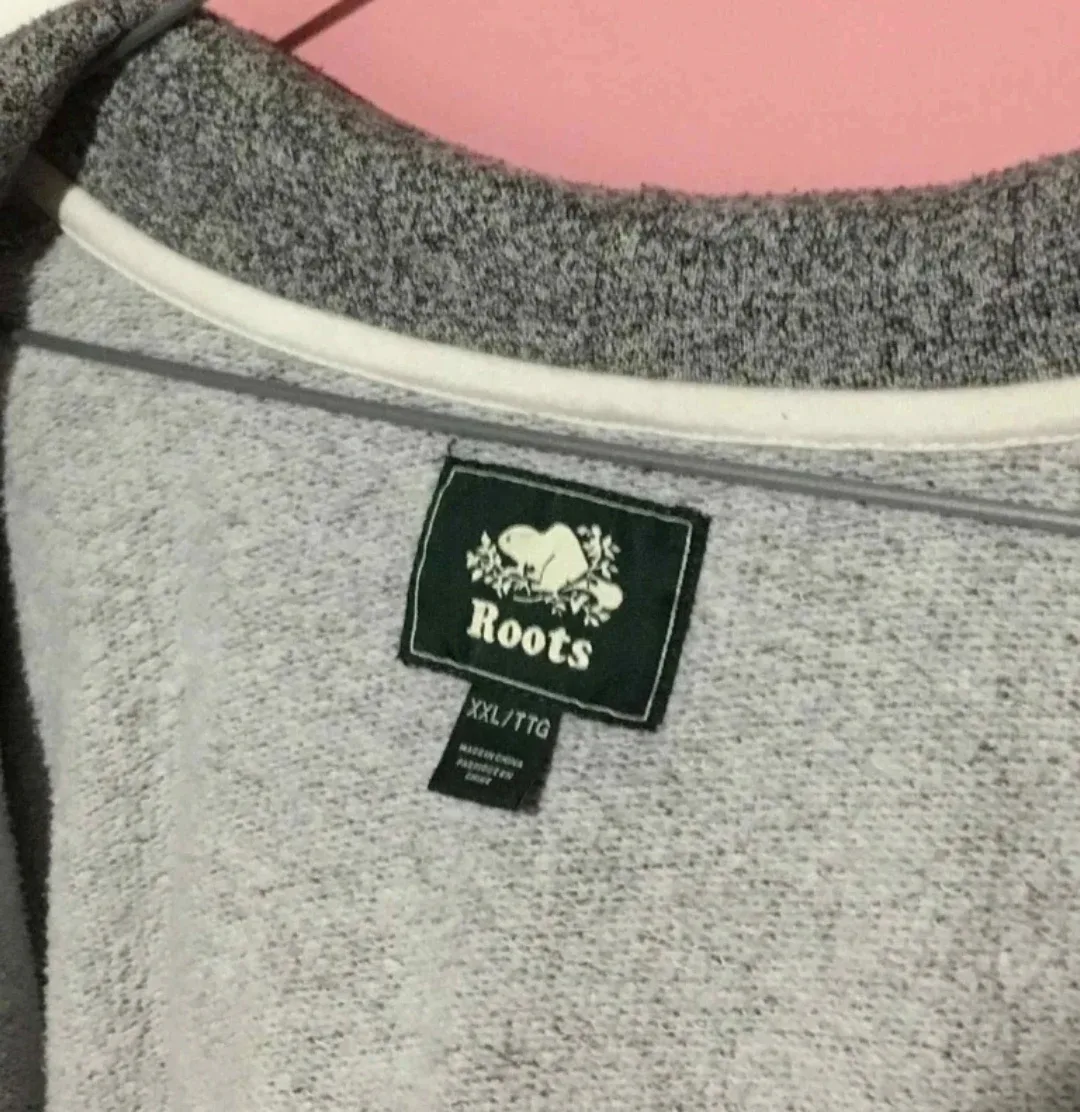 Roots hoodie image indicator(4)