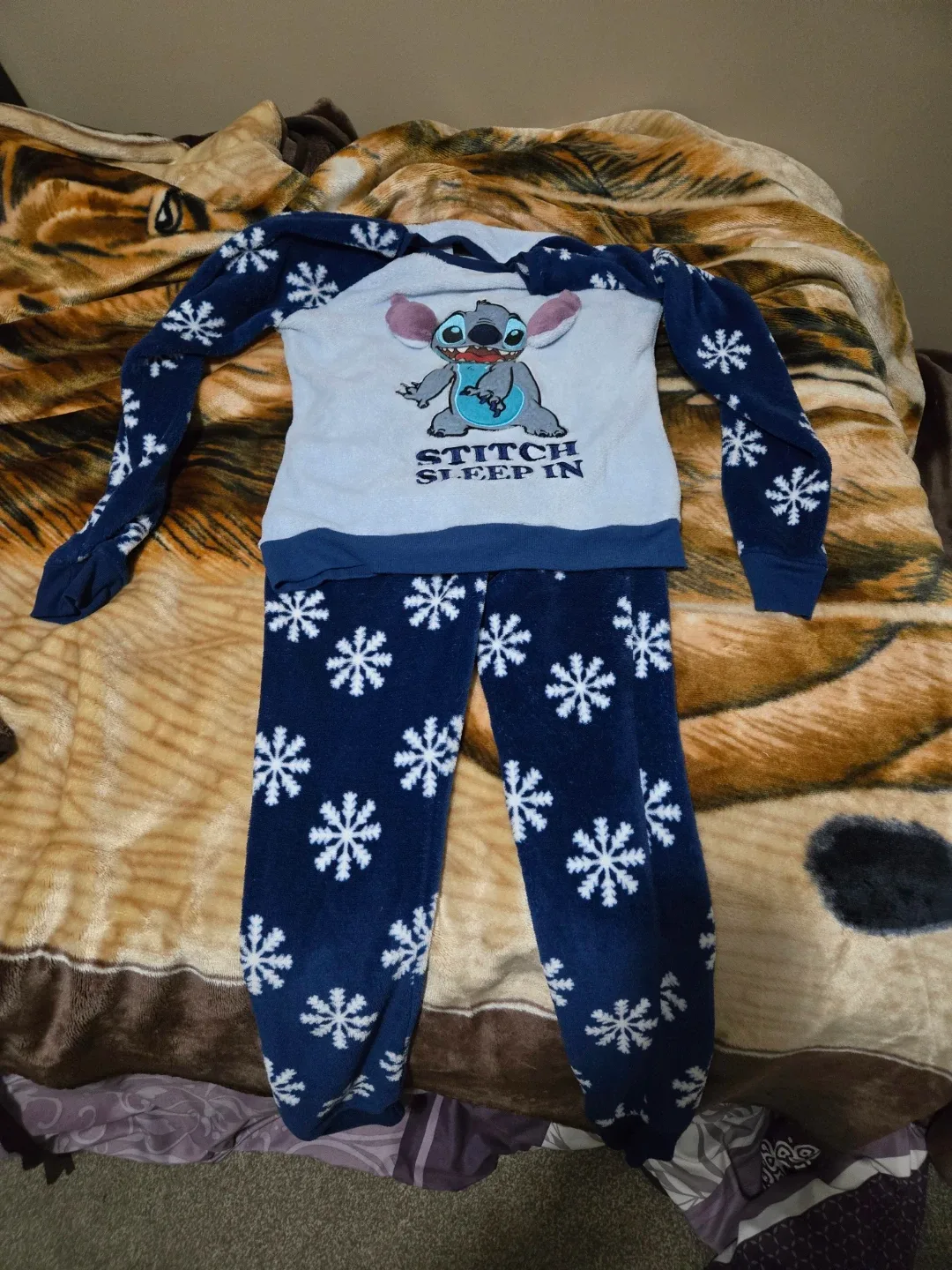 Disney Stitch Sleep In Pajama Set - Size Small