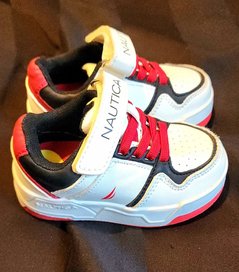 Nautica  Sneakers Size 5 Baby image indicator(2)