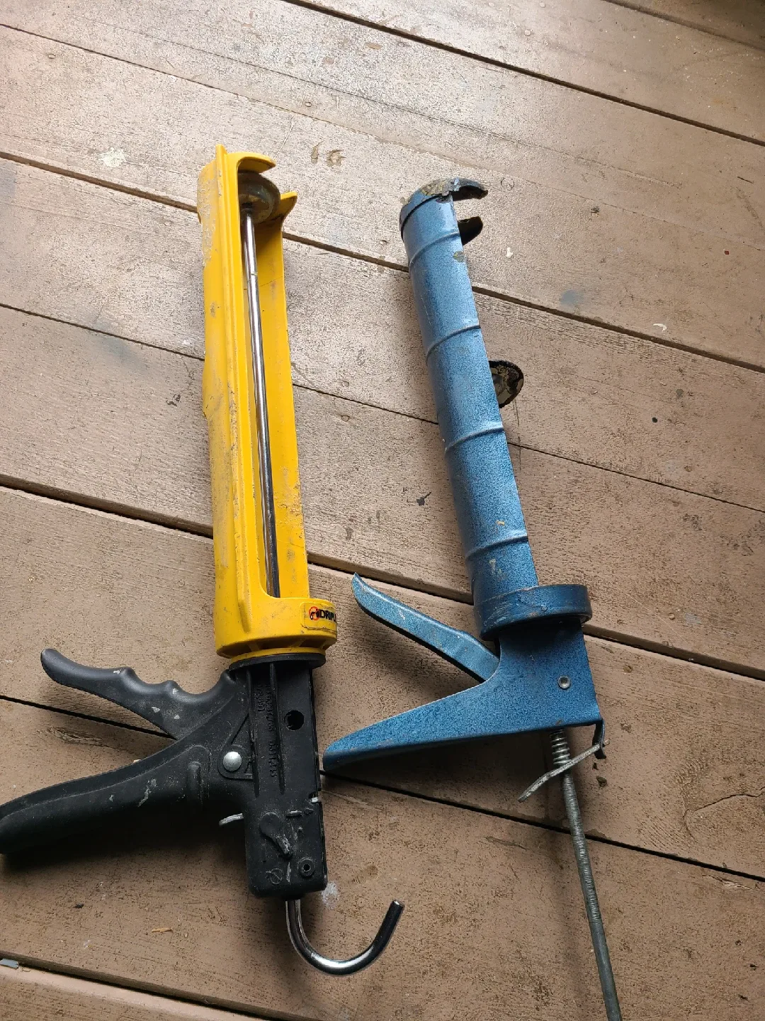 LePage PL 400 Subfloor Adhesive & Dripless Caulking Gun image indicator(5)