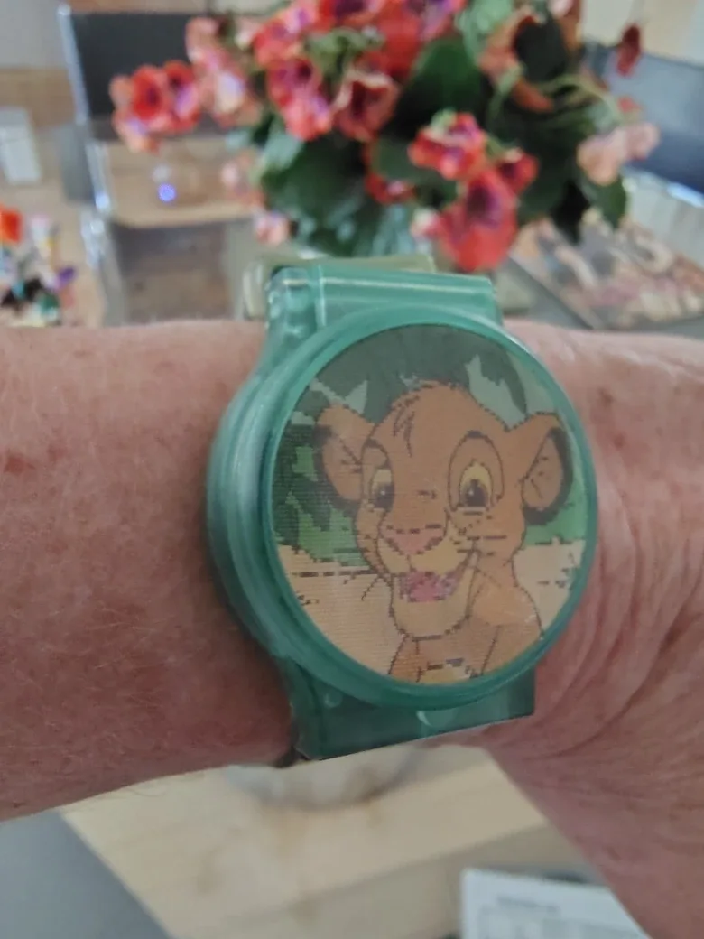 Vintage Lion King Holographic  Watch – Collectible Condition image indicator(4)