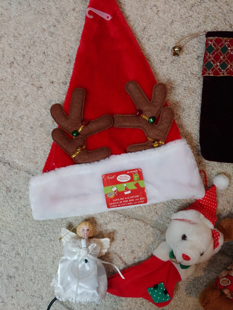 Christmas Holiday Decorations & Plushie Bundle - photo 2