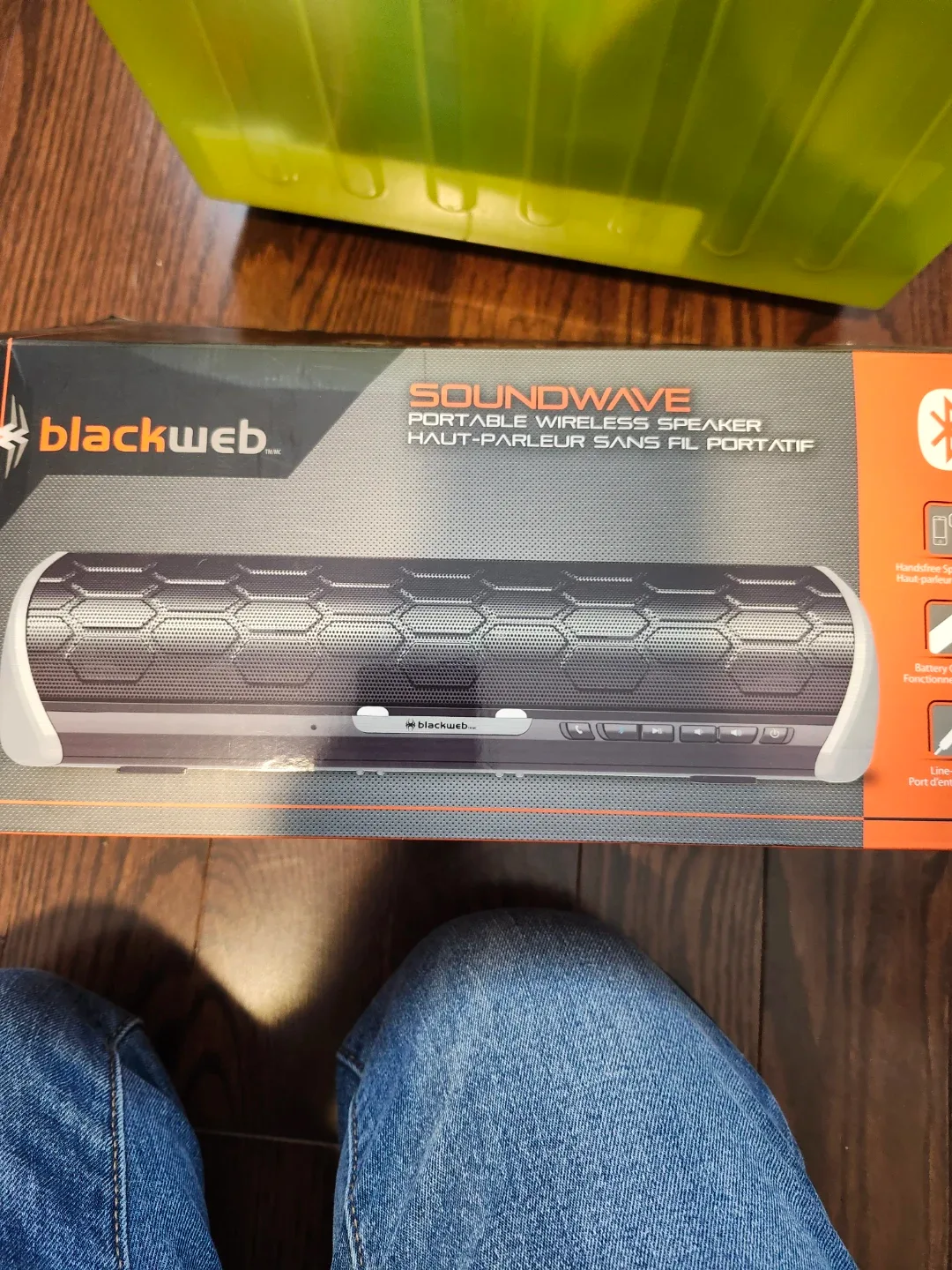 Blackweb Soundwave Portable Wireless Speaker