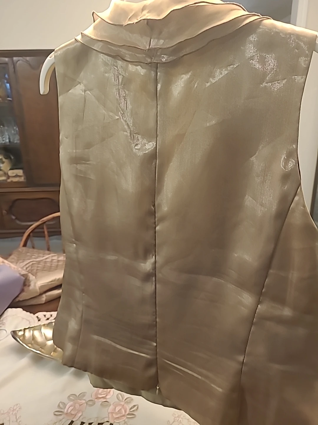 Oblique Gold Sleeveless Top - Size 18 - photo 2