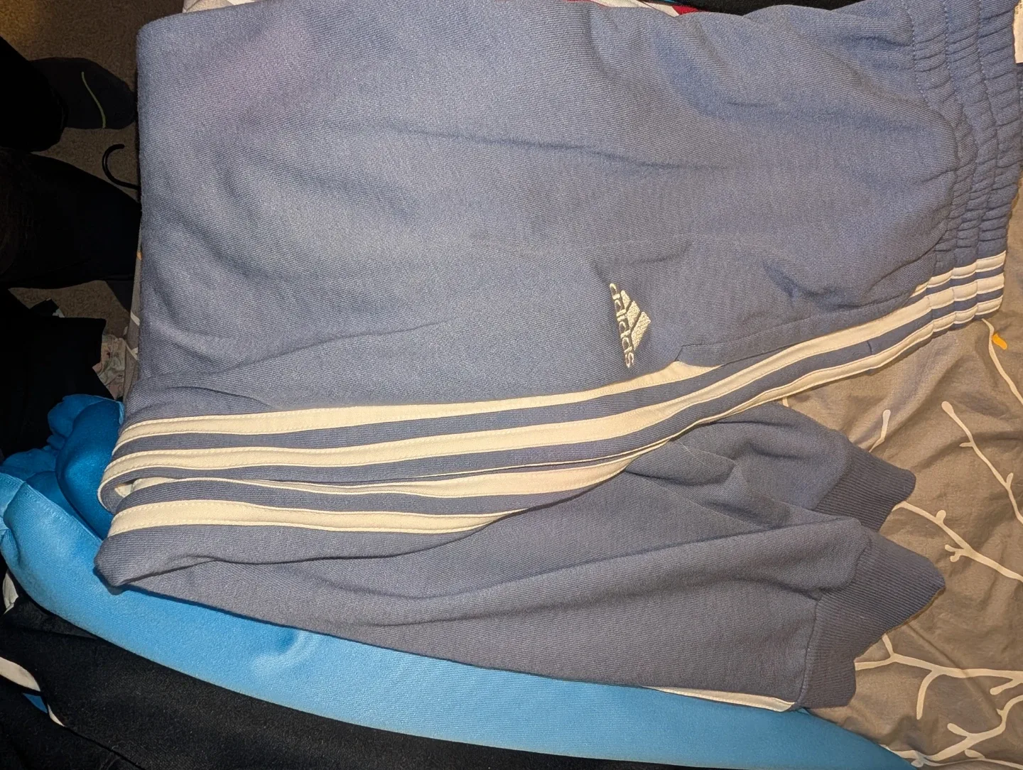 Various Adidas pants size Medium/Large image indicator(6)