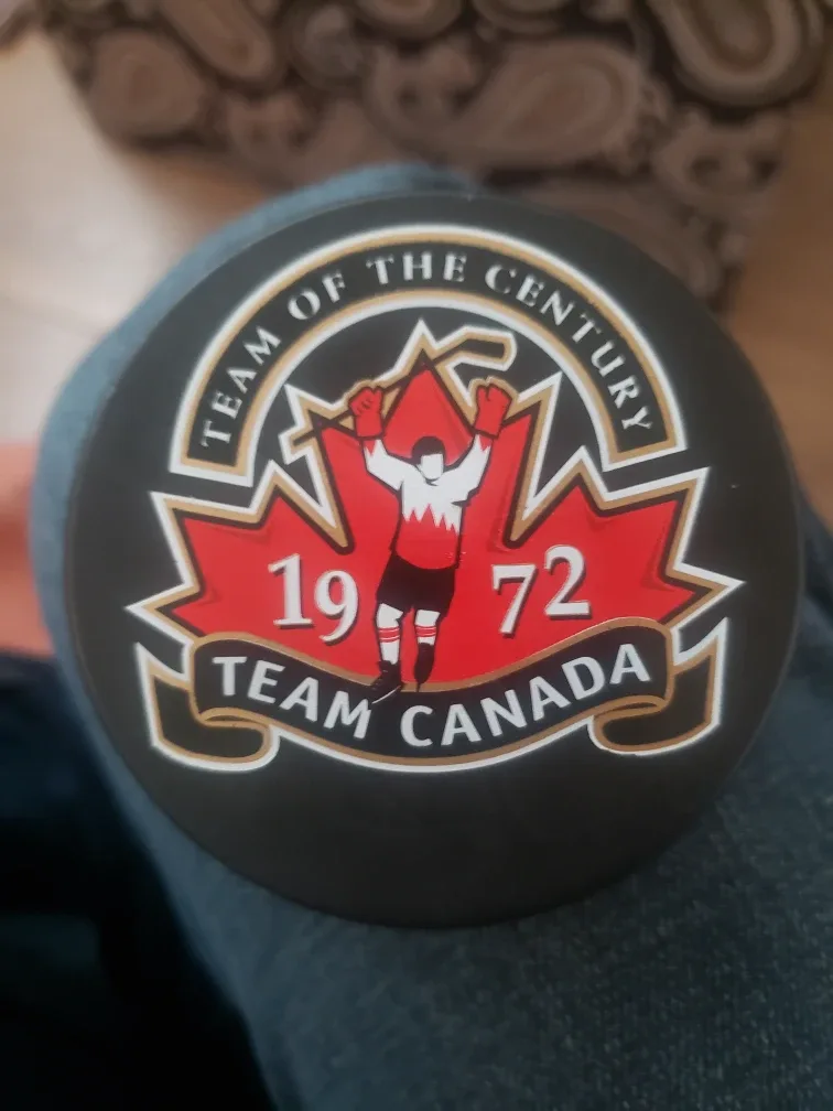 Brad Park 1972 Commerative puck image indicator(2)