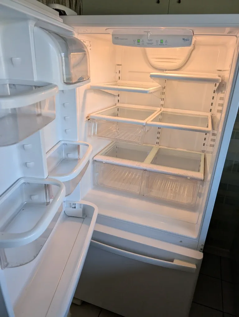 Whirlpool Refrigerator - White image indicator(3)