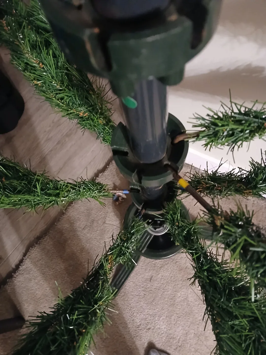 Huge Christmas bundle - Christmas tree + lights + decorations! image indicator(8)