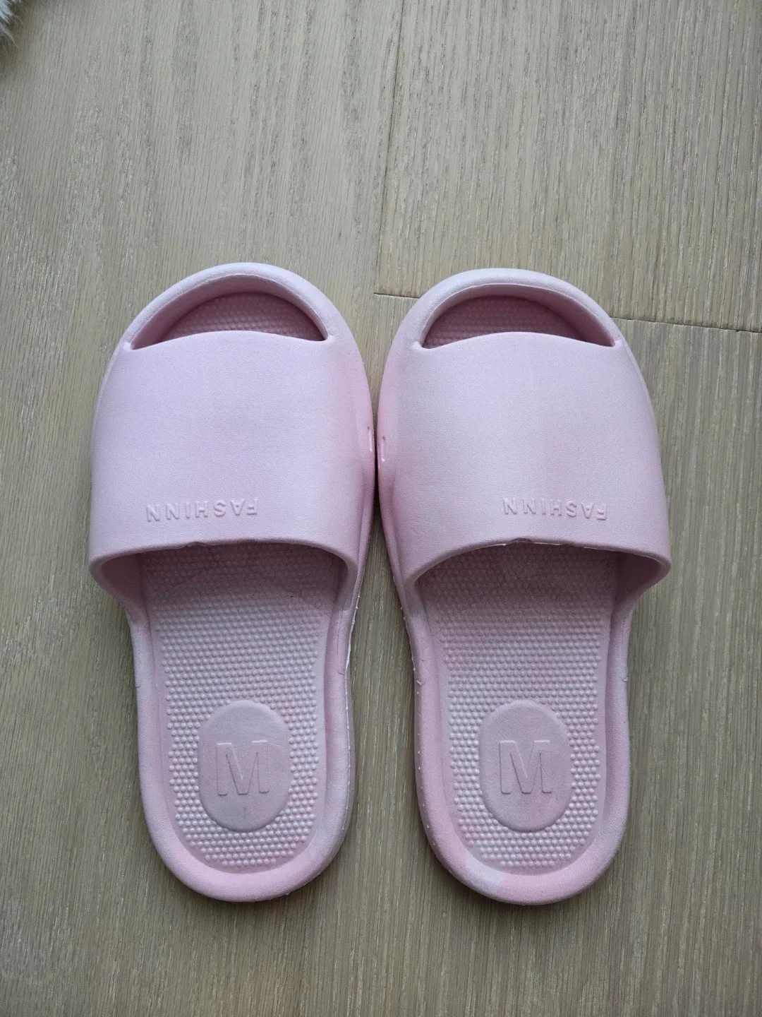 Soft Pink Slides - Size M (36-37)