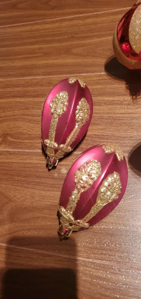 Christmas Ornaments image indicator(3)