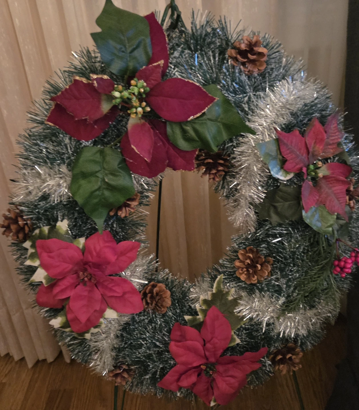 Christmas Wreath with Poinsettias & Pine Cones - photo 2
