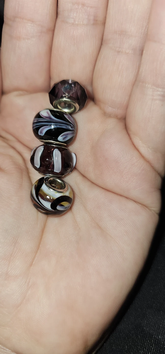 🥕4 Assorted Glass Beads🥕