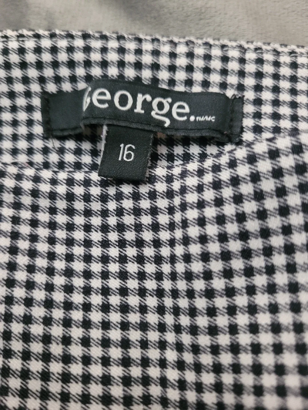 George Women's Checkered Pants - Size 16🥕 image indicator(3)