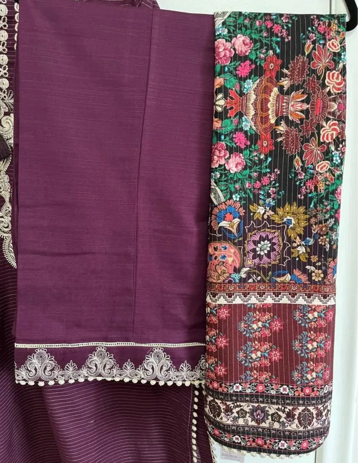 Khaadi Embroidered 3-Piece Suit image indicator(2)