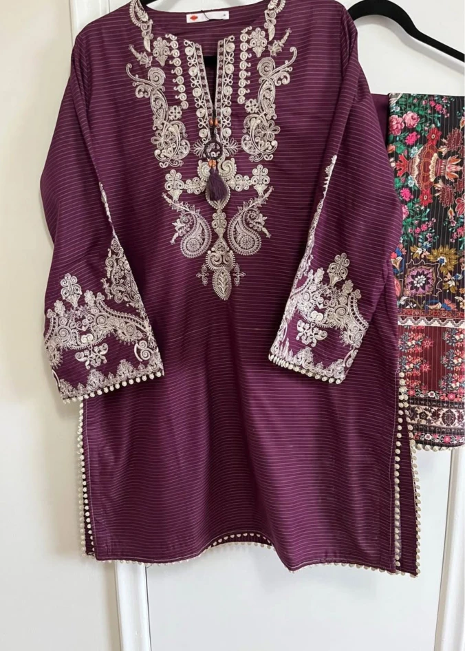 Khaadi Embroidered 3-Piece Suit - photo 3