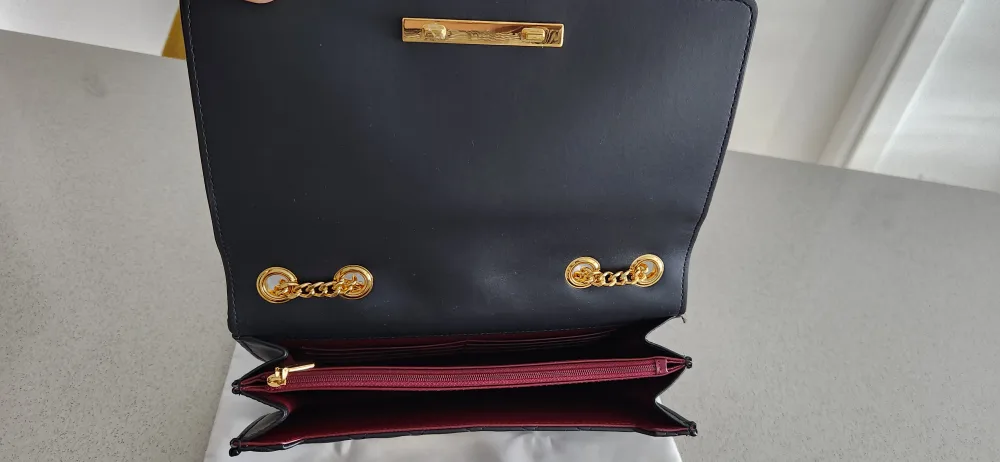 Charles & Keith Black Quilted Chain Bag image indicator(4)