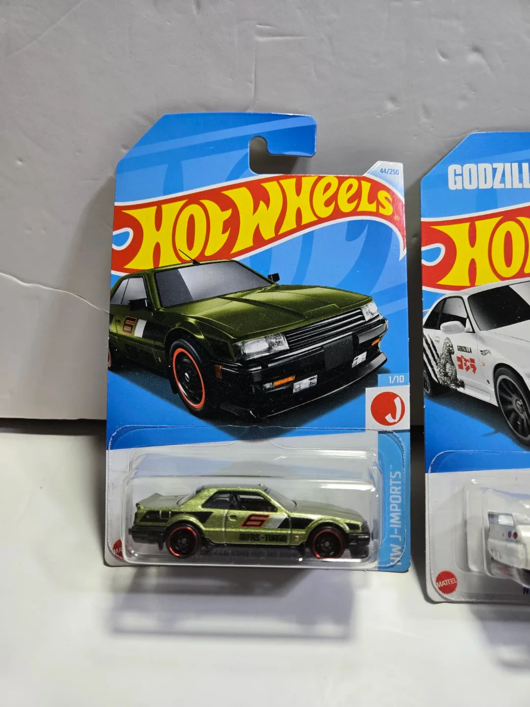Hot Wheels Nissan Skyline GT-R Diecast Cars image indicator(2)
