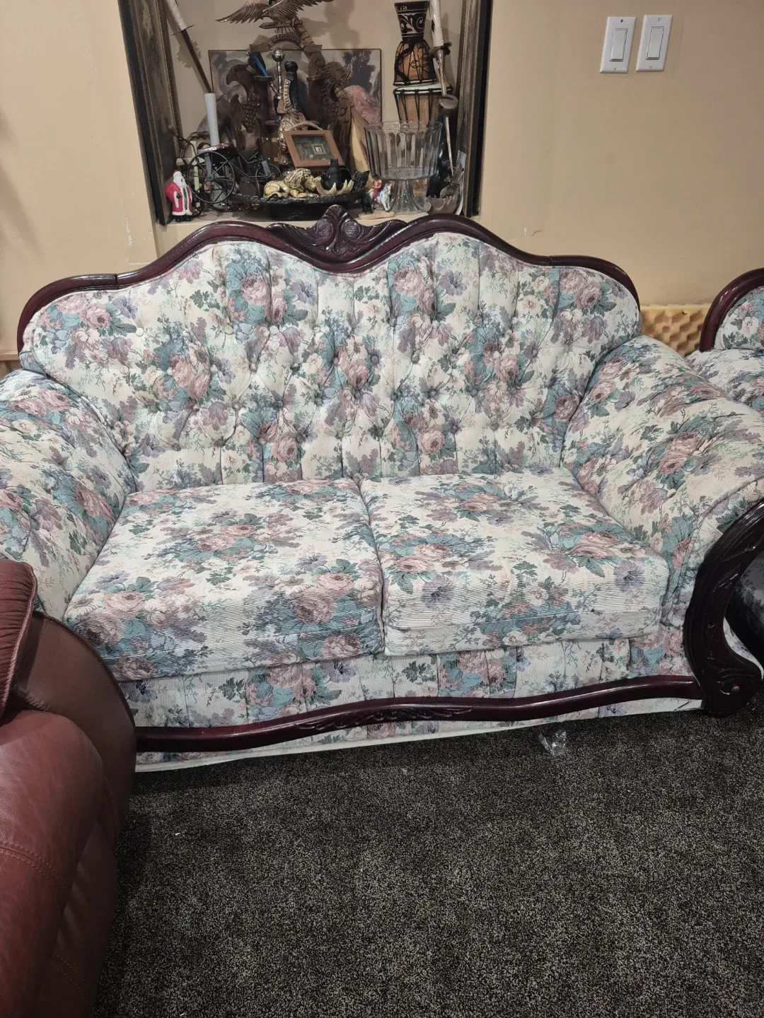 Floral Patterned Sofa Set image indicator(3)