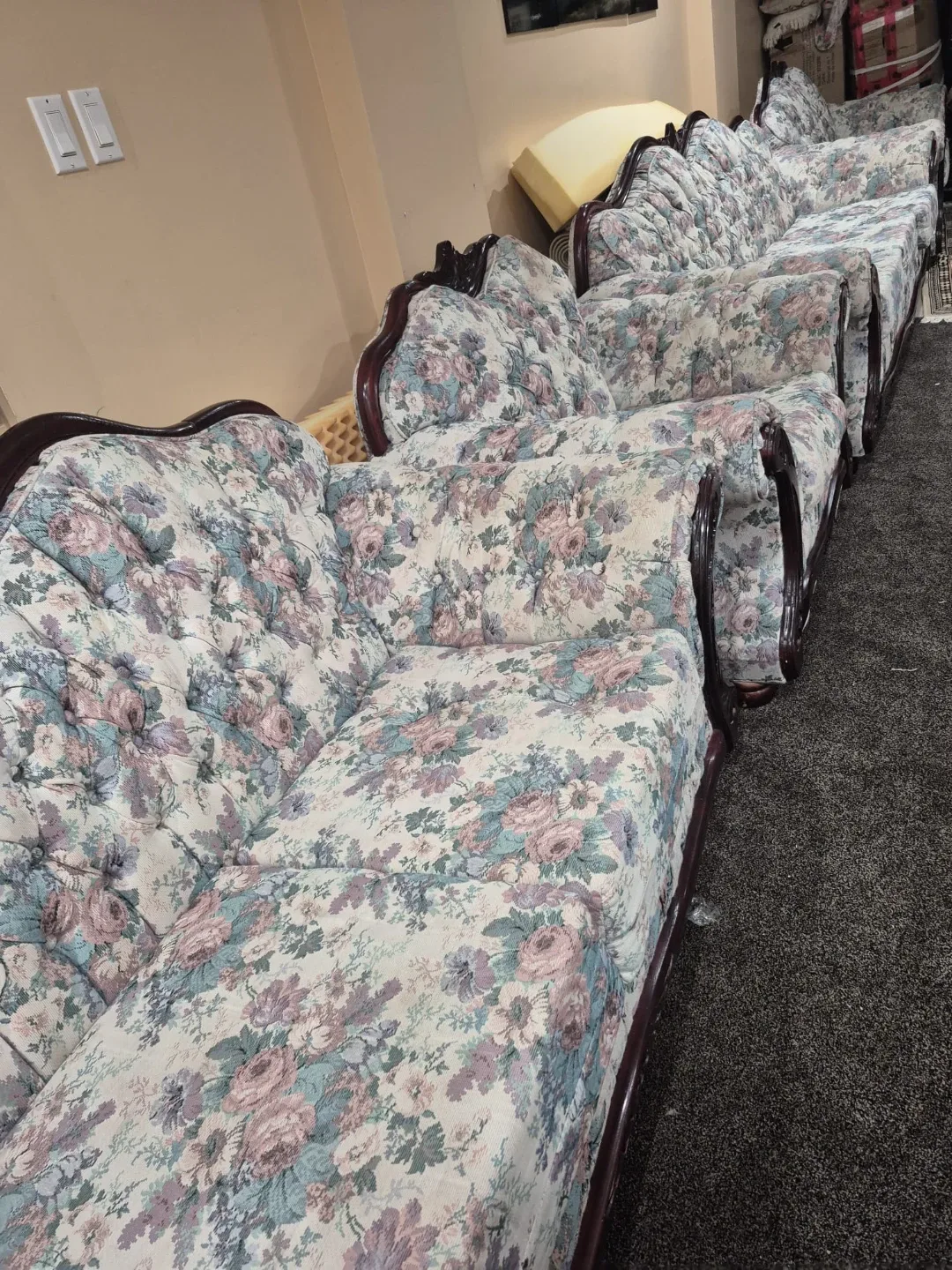 Floral Patterned Sofa Set image indicator(4)