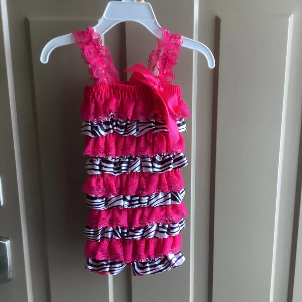 Girls sz 12 months jumpers, $3 each