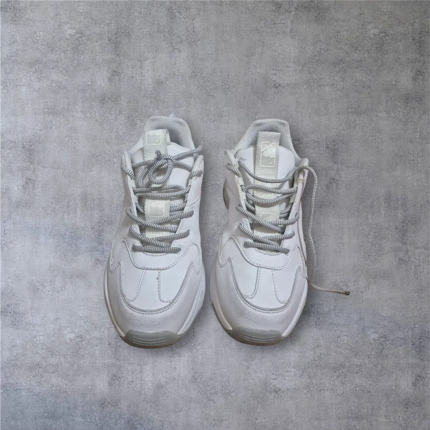 MLB Dodgers Sneakers - Size 7 image indicator(3)