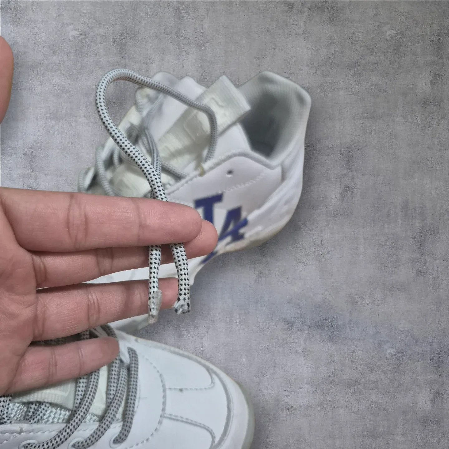 MLB Dodgers Sneakers - Size 7 image indicator(4)