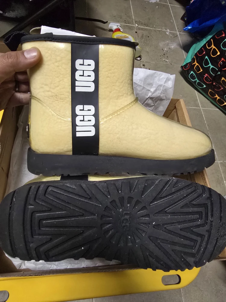 UGG W Classic Clear Mini Boots - Size 9 - photo 2