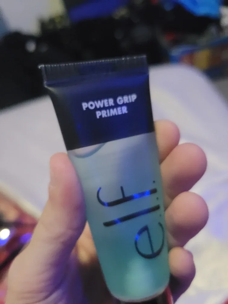 e.l.f. Power Grip Primer image indicator(3)