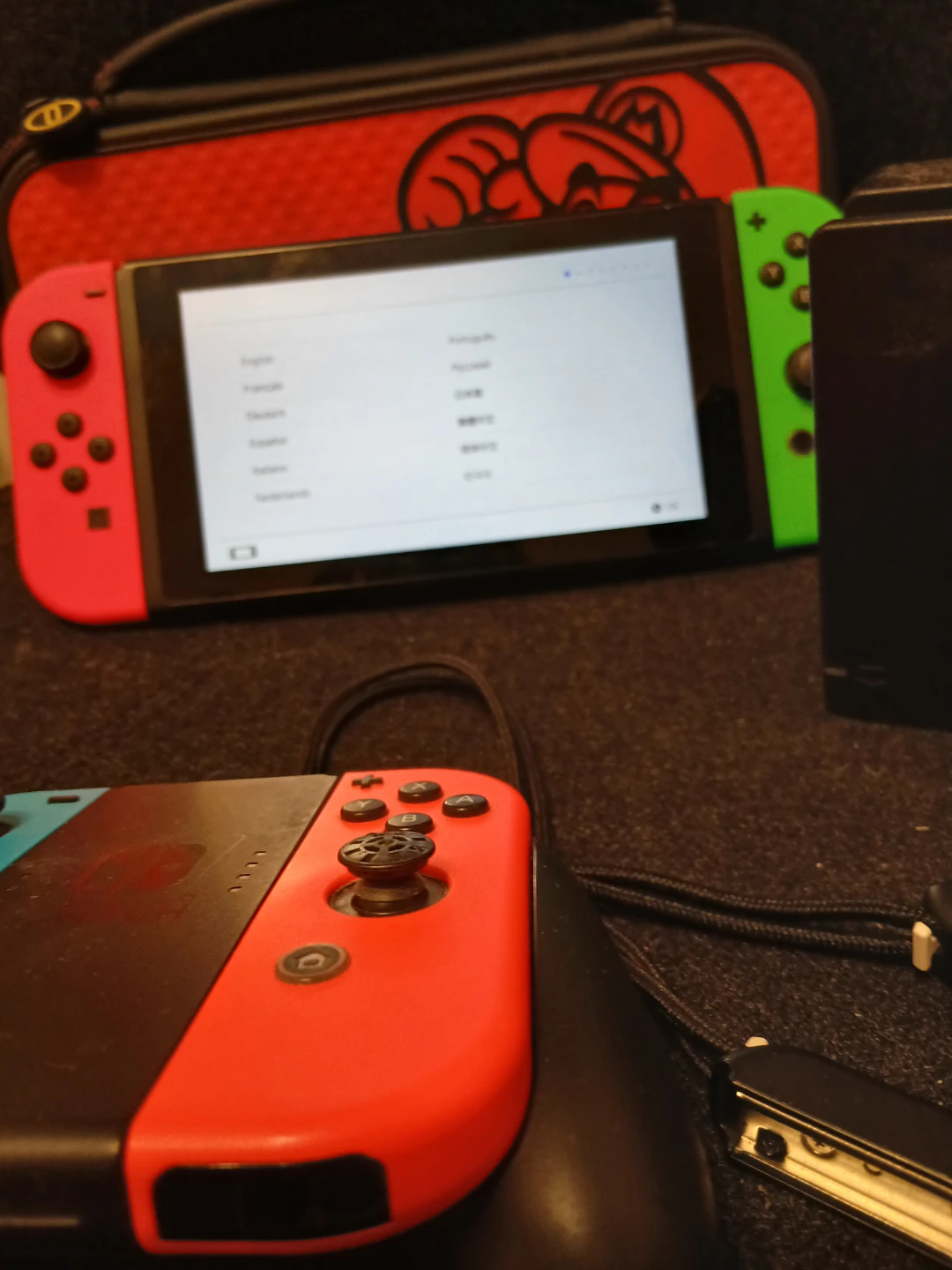 Nintendo Switch (ACCESSORIES INCLUDED)