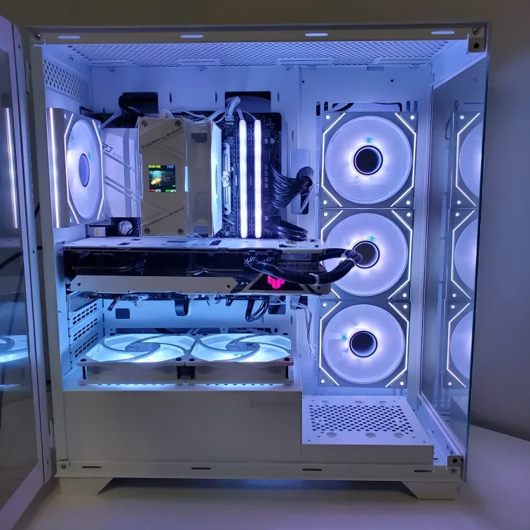 White build: Ryzen 5600xt / Rtx 3070 / 32g ram / 1tb ssd image indicator(5)