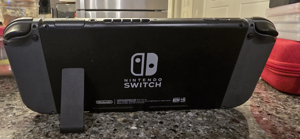 Nintendo Switch Console Bundle w/ Games & Pro Controller - photo 4