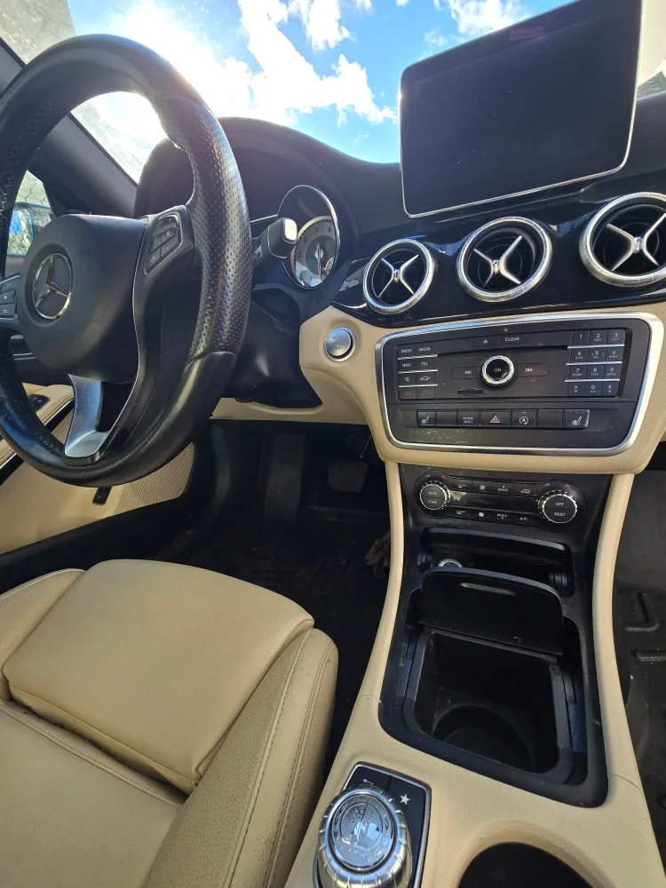 2016 mercedes CLA 250 image indicator(9)