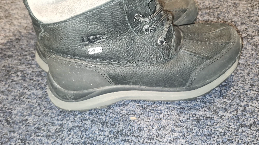 UGG Women's Adirondack Tall III Snow Boot - Size 5.5 - photo 3