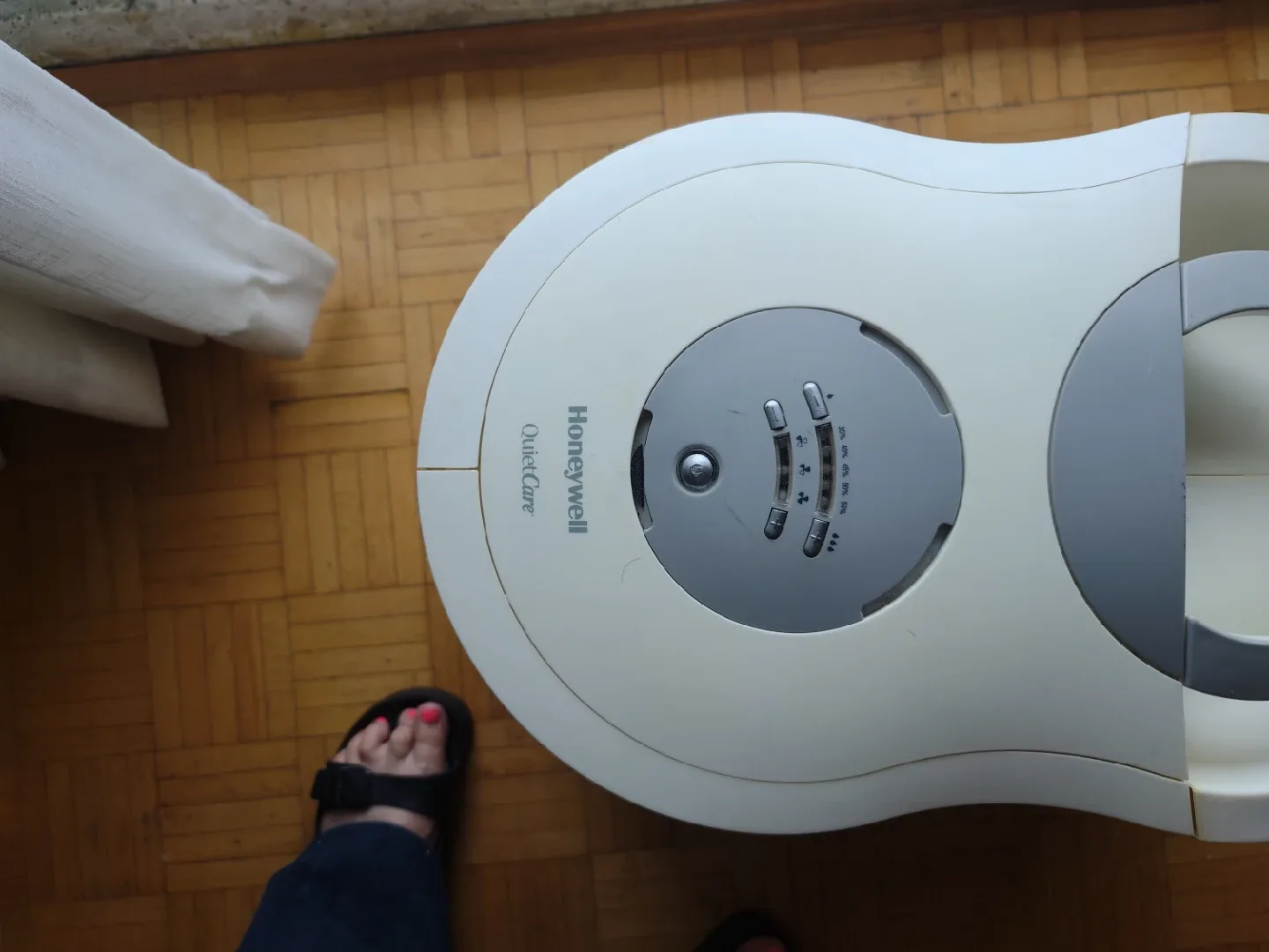 Honeywell QuietCare Humidifier thumbnail