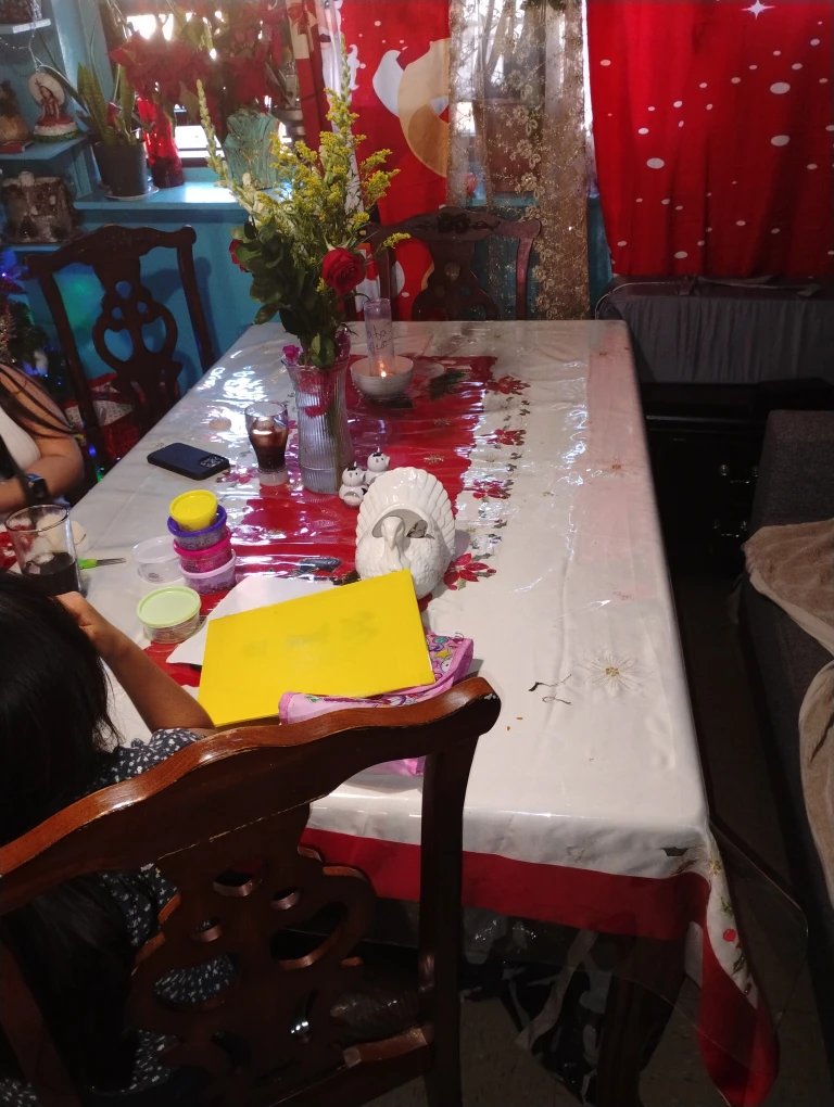Dinner table - photo 2