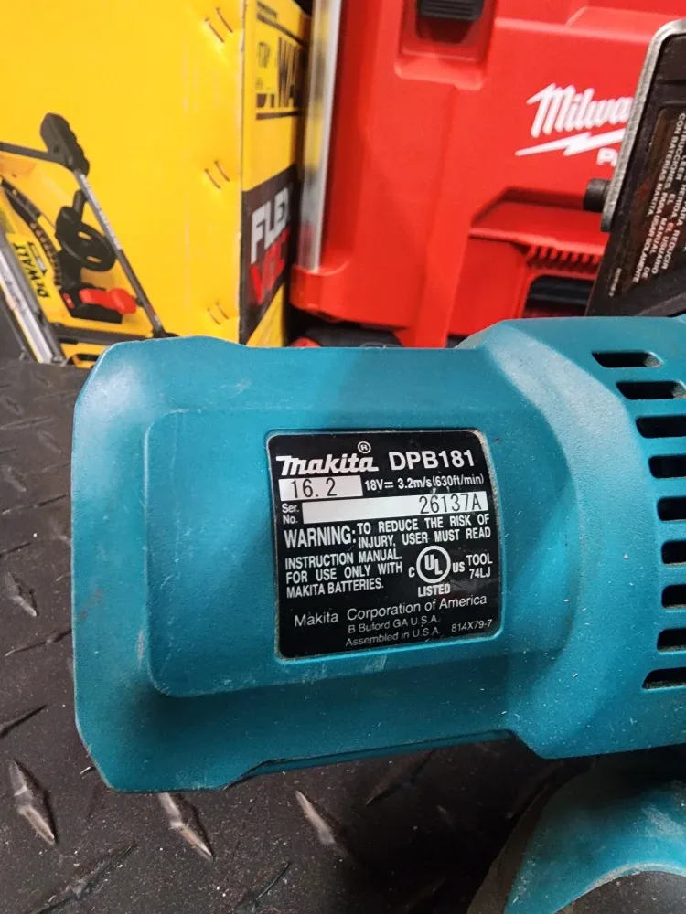Makita DPB181 Portable Band Saw image indicator(3)