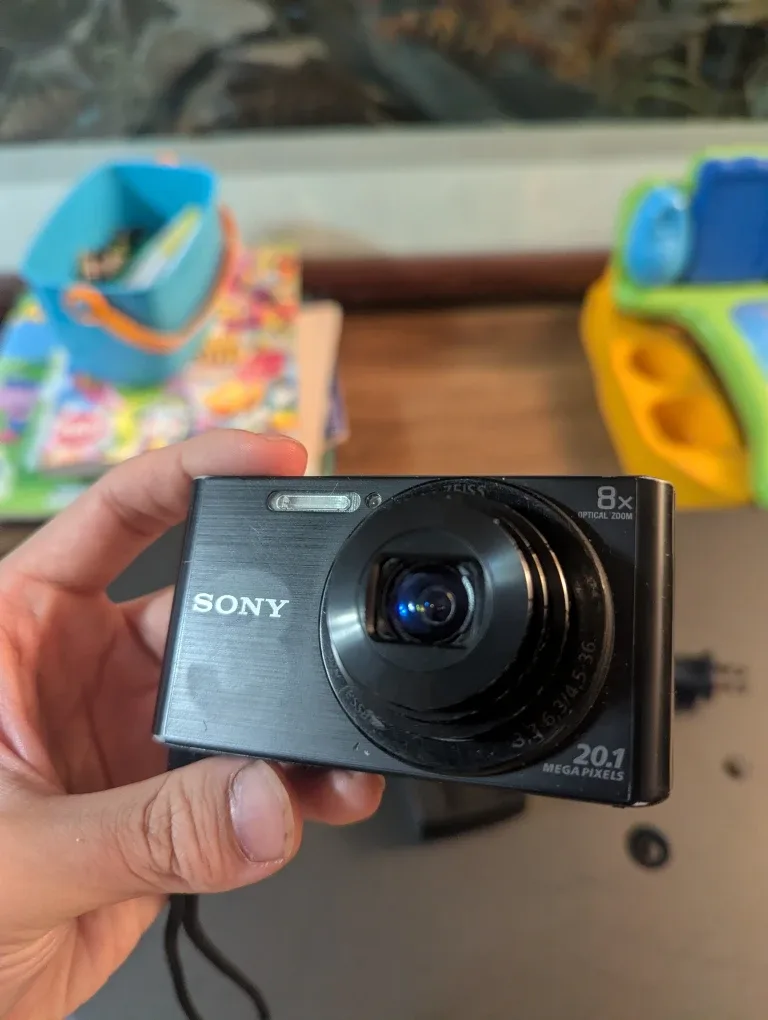 Sony Cyber-Shot DSC-W830 20.1MP Digital Camera (USED) image indicator(6)