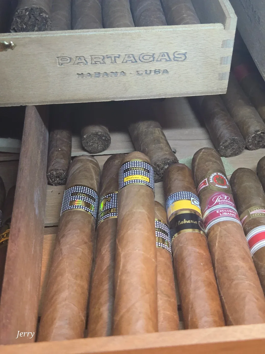 Cigar Humidor Cabinet with Cigars image indicator(3)