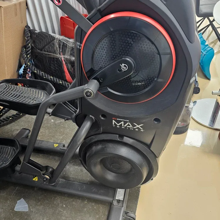 Bowflex Max Trainer M3 Elliptical Machine image indicator(2)
