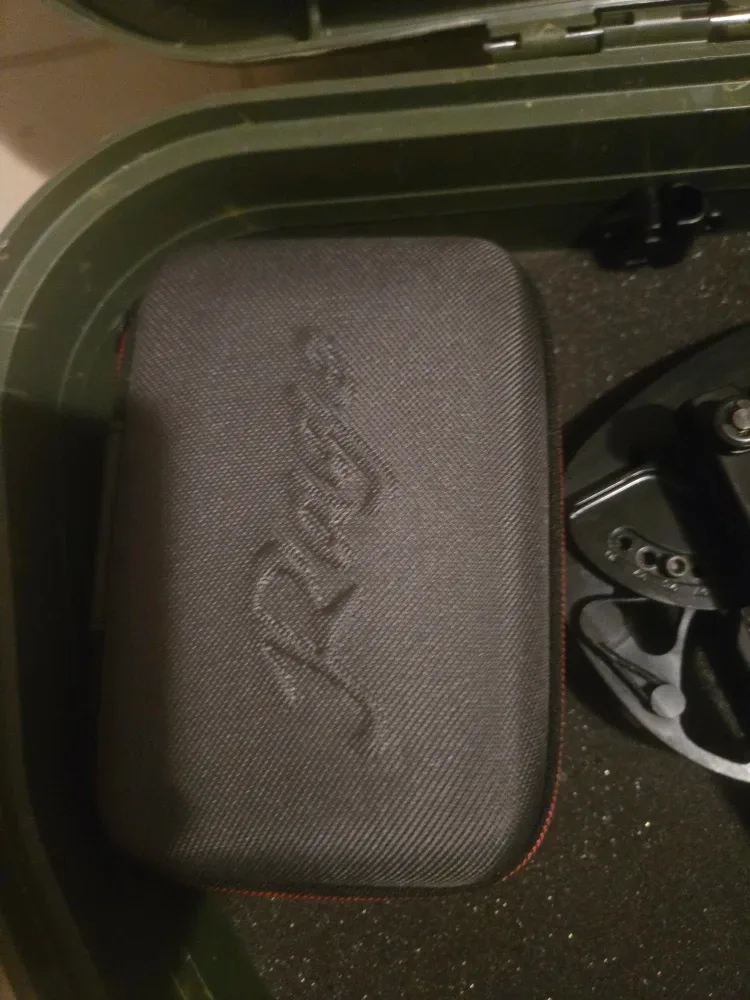 PSE Uprising Compound Bow with Arrows and Case image indicator(4)