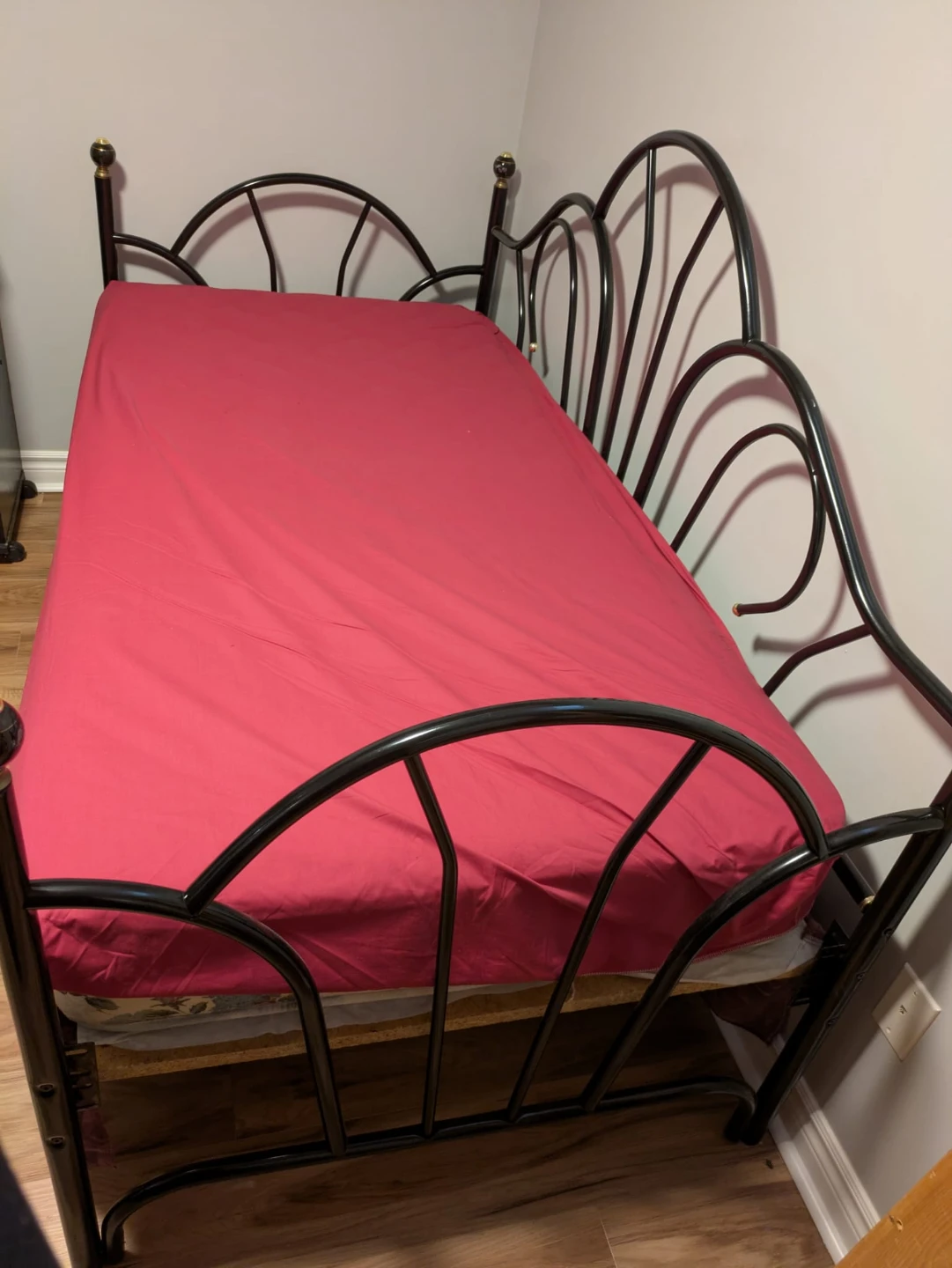 Day Bed with Mattress. - photo 3